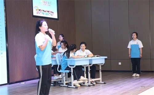 2020级全体师生共300余人参加